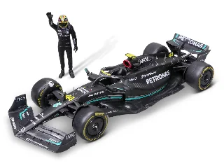 Bburago 1 /24 F1 versenyautó pilótával - Mercedes-AMG F1 W14 E Performance