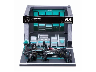 Bburago 1 /43 F1 versenyautó - MB AMG W15 E Performance bokszutca