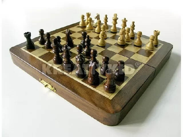 Fa sakk-készlet mágneses 17x9x4cm-es