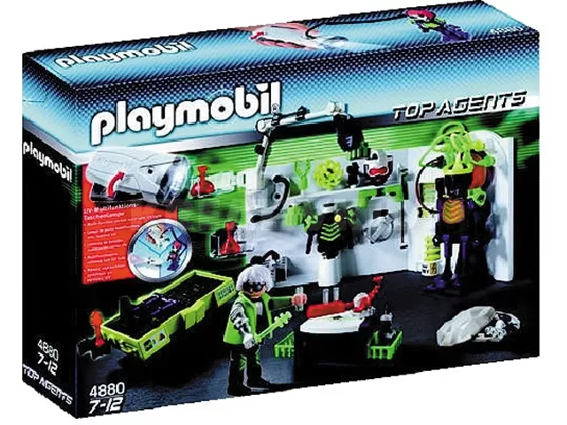 Gengszter labor zseblámpával