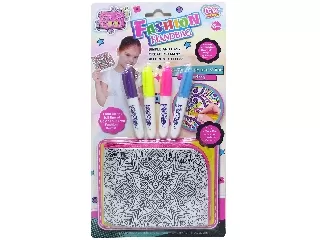 Kifesthető neszeszer filctollakkal