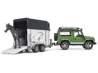 Land Rover Defender kombi lószállító pótkocsival és 1 lóval