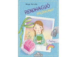 NAGY KATALIN: RENDHAGYÓ EMLÉKKÖNYV