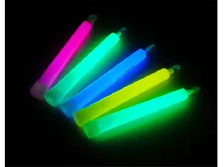 Sötétben világító rúd, 15x1,5 cm, műanyag, neon szín