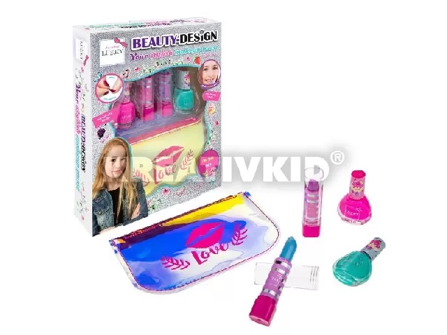 Szépségszett neszesszerrel