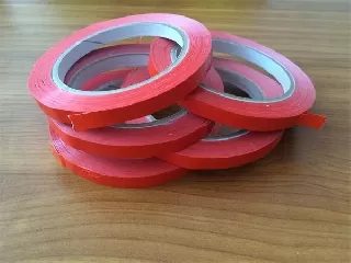 Tasakzáró szalag, 9 mmx66 m, öntapadó, piros